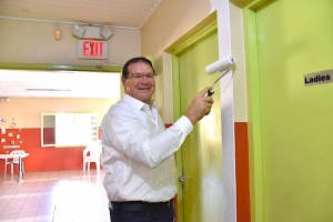 Gobernador di Aruba a marca e inicio oficial di Aruba Doet 