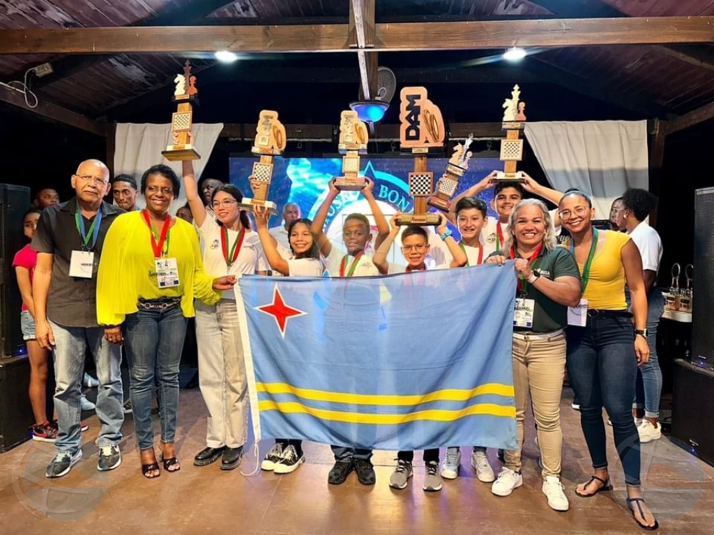 Delegacion di Aruba a bolbe bek cu 12 medaya di Weganan Interinsular na Boneiro