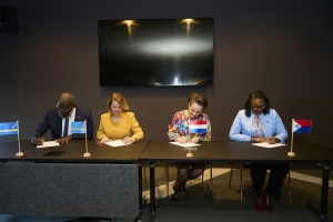 Aruba, Corsow, Sint Maarten y Hulanda ta firma acuerdo mutuo pa reformanan