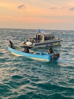 Wardacosta y KPA ta intercepta botonan cu 9 indocumenta yegando Aruba