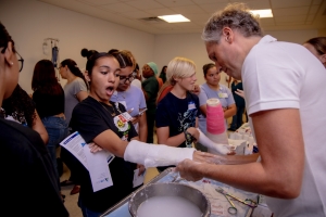 Hopi interes bou hoben pa cera conoci cu e trabou den Hospital di Aruba