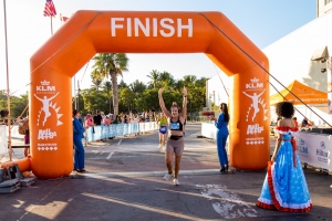 Ricardo Scholten y Sandra Rodriguez a gana e KLM Aruba Marathon 2023