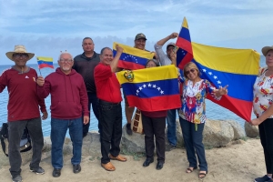 Prome embarcacion cu fruta di Venezuela a yega Aruba atrobe