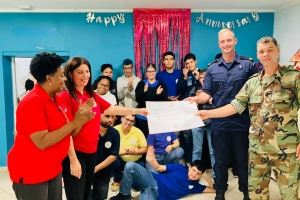 Fundacion Muchila Creativo a recibi donacion di Marinierskazerne Savaneta