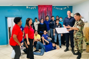 Fundacion Muchila Creativo a recibi donacion di Marinierskazerne Savaneta