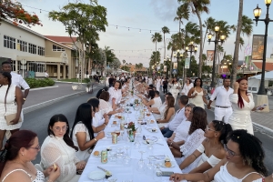 Di 5 edicion di Long Table Aruba a genera 60 mil dollar pa 6 fundacion di Aruba ! 
