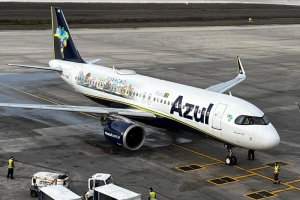 Promé buelo di Azul Airlines for di Brazil a yega Corsou 