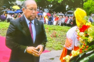 Rey Willem Alexander a pidi pordon; Minister Thijsen a pone krans den nomber di Aruba