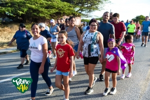 Tropic Alé tabata presente na e Superhero Fun Walk di Nos Paraiso  