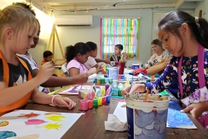 Fundacion Muchila Creativo a tene tayernan di arte pa muchanan cu vacantie