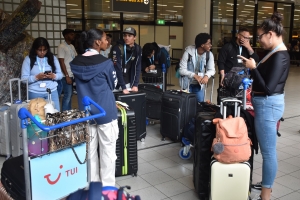 Prome grupo di studiantenan di Aruba a yega Hulanda