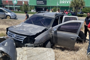 Chauffeur di SUV ta bolter riba Watty Vos Blvd y pega den baranca