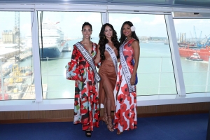 Miss Aruba 2022 Kiara Arends a uni cu actual Miss Universo riba barco Crucero Carnival Vista