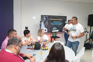 Gobierno a hunga ‘Sesosport (Hersen gymnastiek)’ cu grupo di prensa di Aruba  