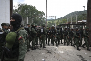 Militarnan Venezolano a tuma mando bek di prizon den man di banda criminal 
