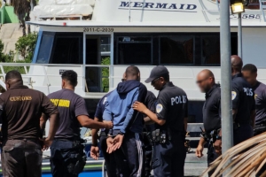 Na Corsou Wardacosta a pone man riba boto di piscado cu 130 kilo di cocaina   