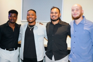 Pelotero Chadwick Tromp ta participa den competencia Proline Baseball Aruba 