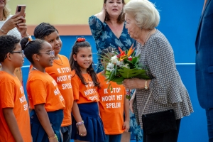 Prinsesa Beatrix a inicia su bishita na Aruba awe mainta
