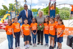 Prinsesa Beatrix a inicia su bishita na Aruba awe mainta