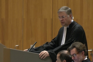 Heering: Den caso di matrimonio mesun sexo, corte a viola e separacion di poder 