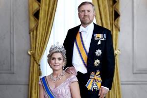 Pareha Real a publica potret oficial nobo cu Willem-Alexander cu barba