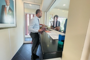 Mayoria voto na Aruba valido pa eleccion Tweede Kamer, deposita caba
