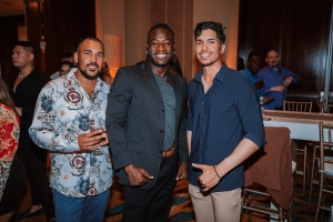 The Ritz-Carlton, Aruba ta celebra nan 10 aniversario y honra tur e damas y cabayeronan pa un decada di servicio excepcional