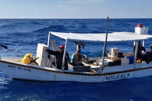 Wardacosta a gara piscadornan Venezolano piscado illegal cu palambra 