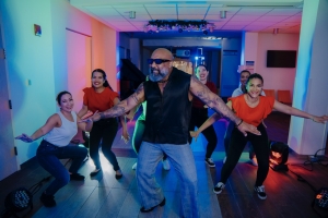 HOH a lansa cancion y videoclip pa fin di aña hunto cu Ataniro