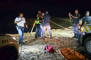 Na Corsou, awe mainta trabou di rescate pa homber pega den cueba, ta continua  