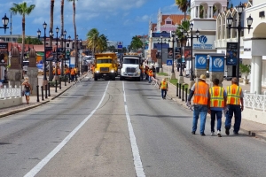 DOW y Polis ta cera caminda na Playa awe tardi 6’or y mei pa Fakkeloptocht