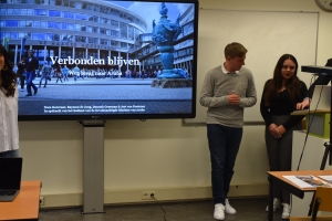 Minor Koninkrijksrelaties cu presentacion pa stimula e lasonan cu studiantenan 