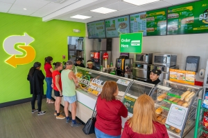 Recientemente Subway a habri su tienda di mas nobo den Antraco Plaza ariba Boulevard