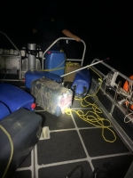 Wardacosta y Cuerpo Policial Aruba ta intercepta yola cu jerrycans