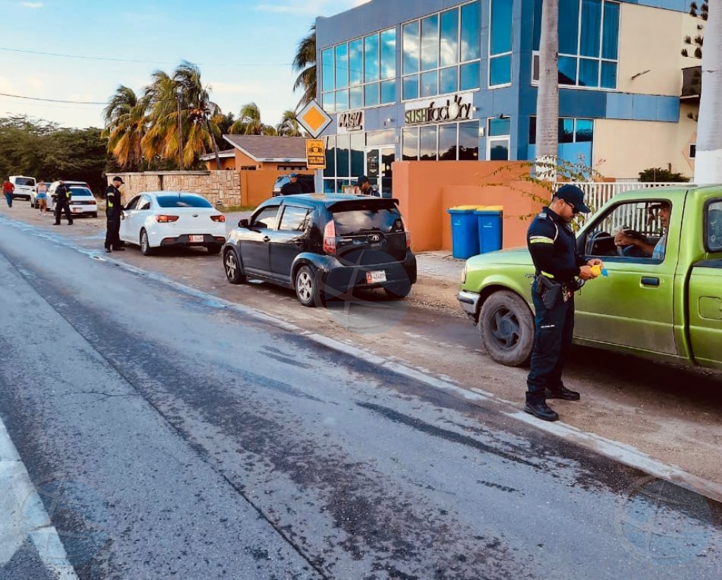 Polis a detene 11 chauffeur durante y despues di parada di San Nicolas  