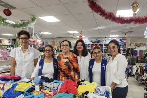 Women’s Club of Aruba ta despedi di Eddie Daou y Greta Posner