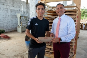 Aruba tin compania local Cunucu Aruba Dushi Tera cu ta recicla carton pa empake di webo