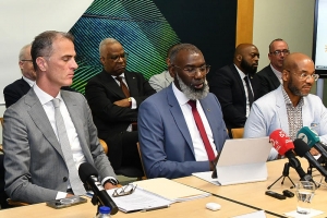 Còrsou, St. Maarten y Banko Central a firma acuerdo riba puntonan prinsipal pa Ennia   