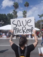 Grupo a protesta pa Medio Ambiente riba Dia di Rey na acto protocolario  