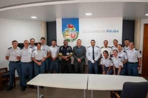 Minister a huramente 6 agente policial nobo pa Cuerpo Policial di Aruba 