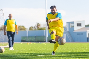 Artista Jeon a join e entrenamiento cu seleccion nacional di futbol di Aruba diaranson