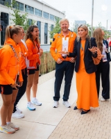 Famia Real animando atletanan di Hulanda na Olimpiada na Paris 