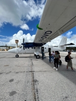 Aeroliña na Corsou mester a baha pasaheronan di avion pasobra a cera aeropuerto di Aruba 