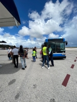 Aeroliña na Corsou mester a baha pasaheronan di avion pasobra a cera aeropuerto di Aruba 