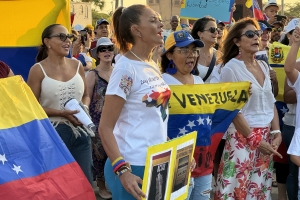 Venezolanonan opositor di gobierno Maduro na Aruba a manifesta pacificamente 