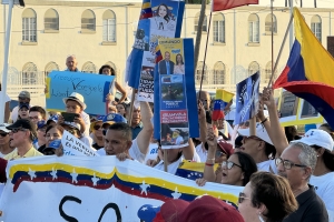 Venezolanonan opositor di gobierno Maduro na Aruba a manifesta pacificamente 