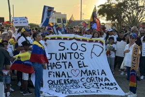 Venezolanonan opositor di gobierno Maduro na Aruba a manifesta pacificamente 
