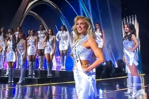 Miss Aruba den top 30 Miss Universe; Corsou y Boneiru no ta