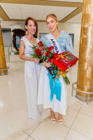 Miss Universe Aruba Anouk Eman a bolbe Aruba di su presentacion na Miss Universo  