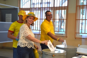 Lider di partido MEP a deposita su voto riba un ora diferente cu normal 